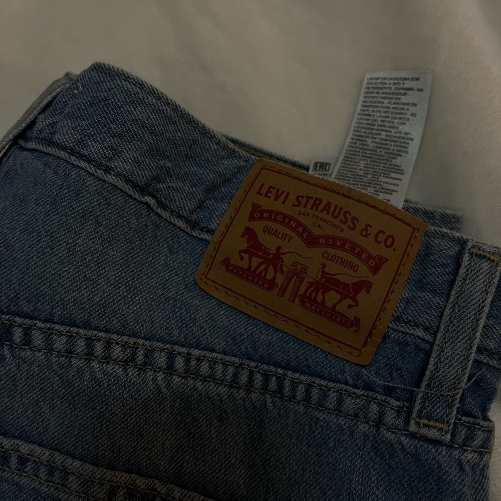 Levi High Waisted Jeans